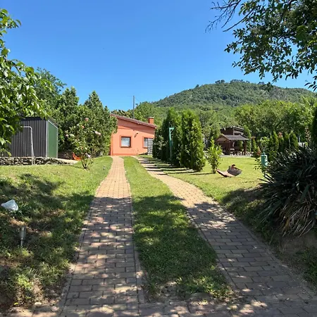Tanuhill Garden